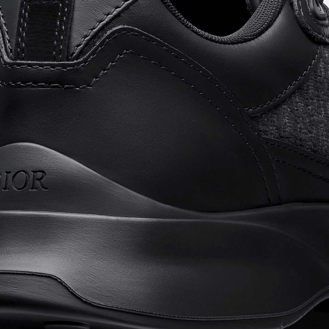 B25 Triple Black