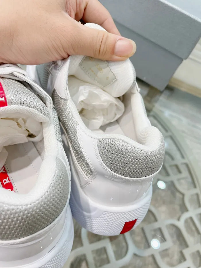 P - SNEAKERS