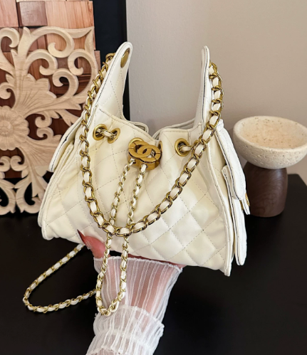 Tusela Tasche 2026