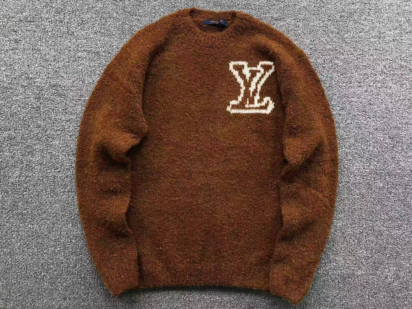 L - SWEATER