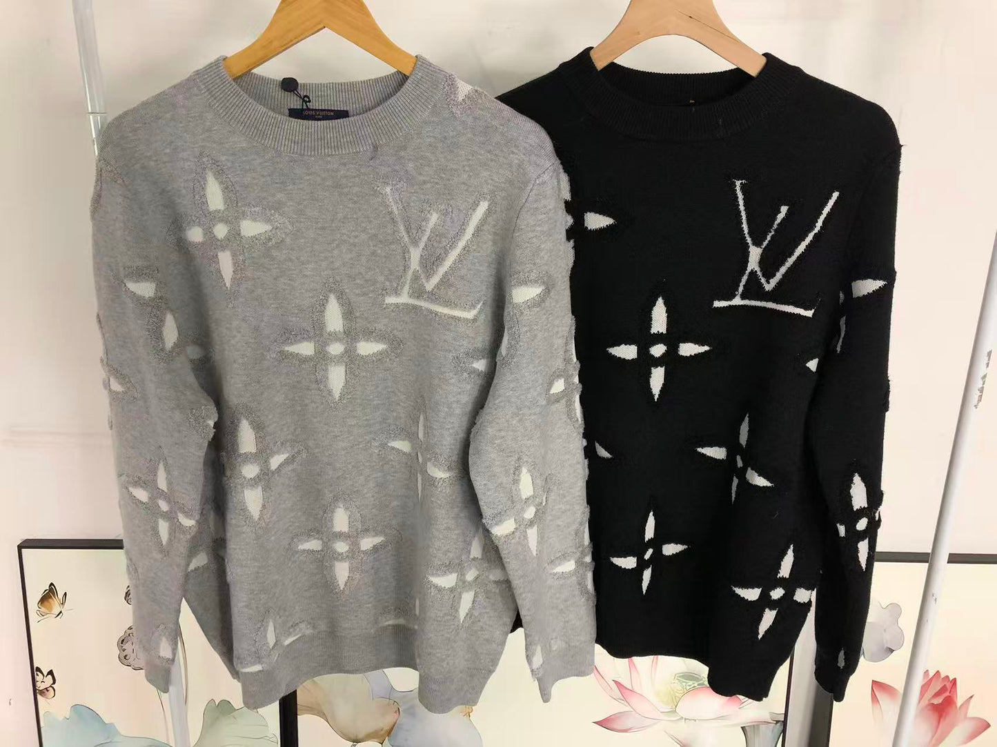L - SWEATER
