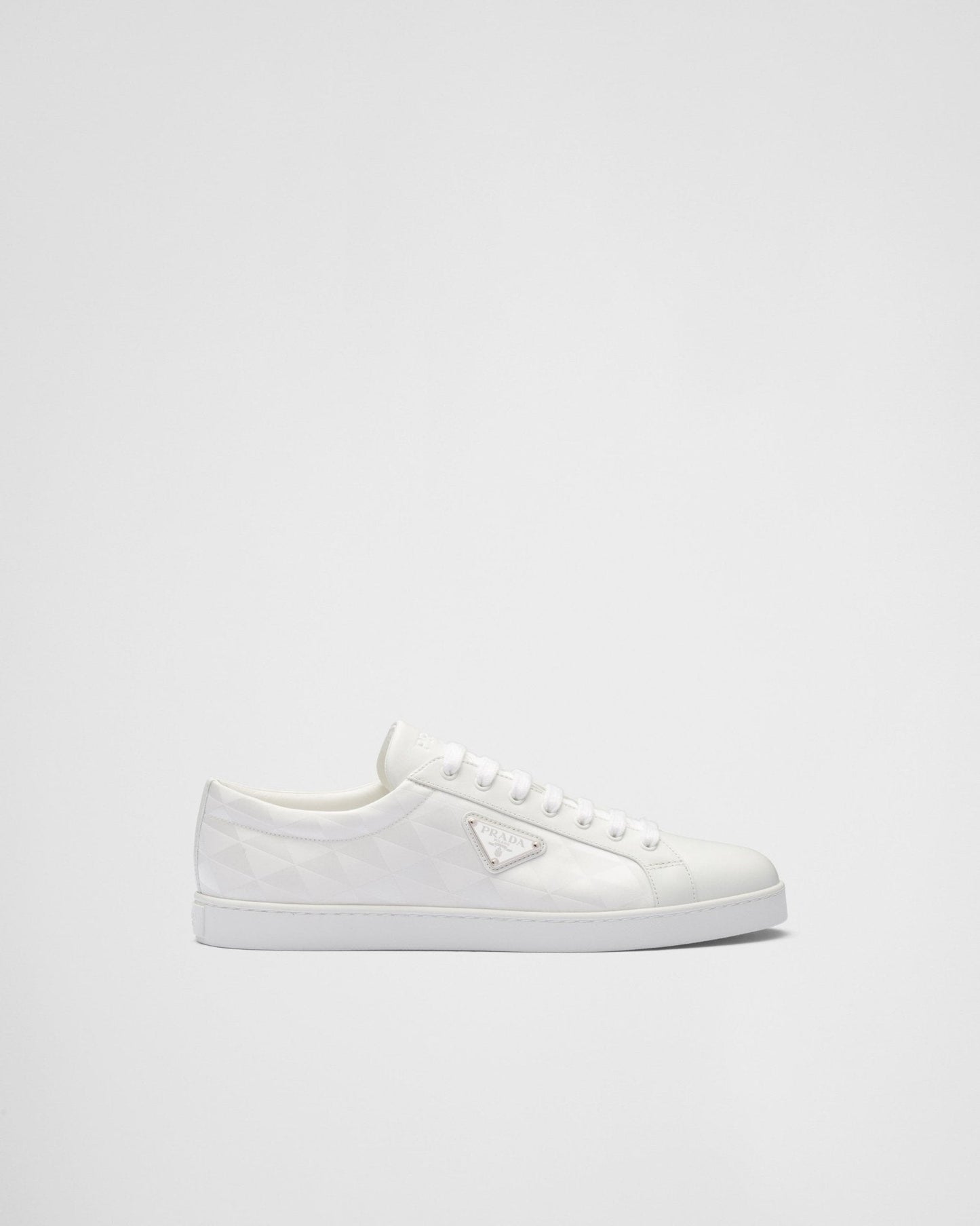 Sneaker aus Leder und Re-Nylon