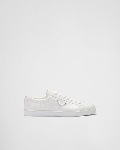 Sneaker aus Leder und Re-Nylon