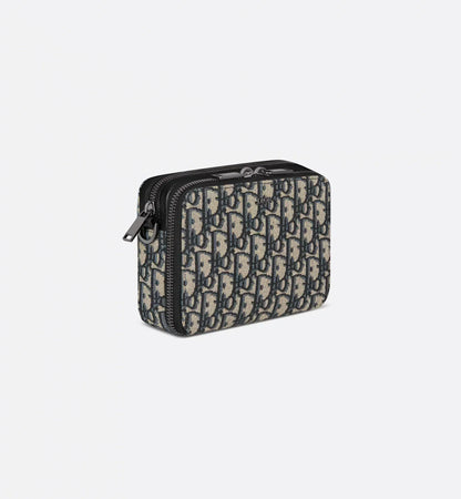 Pouch mit Reißverschluss und Riemen