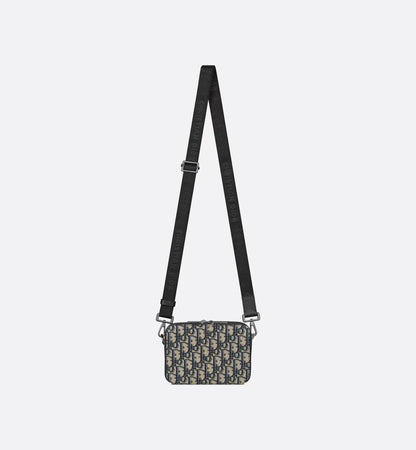 Pouch mit Reißverschluss und Riemen