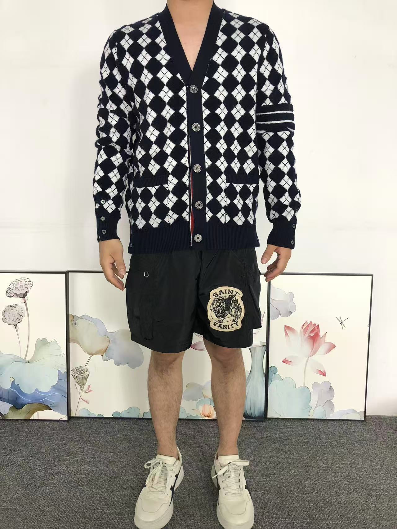 T - SWEATER