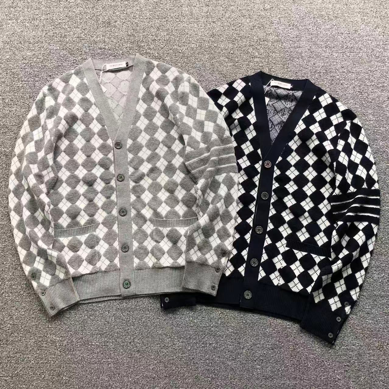 T - SWEATER