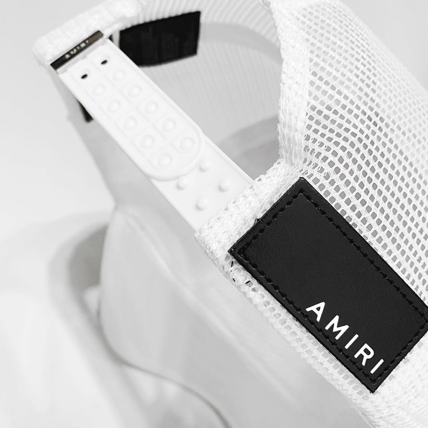Amr Cap