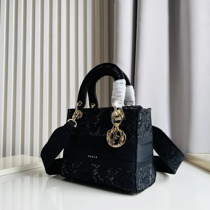 D - TASCHE