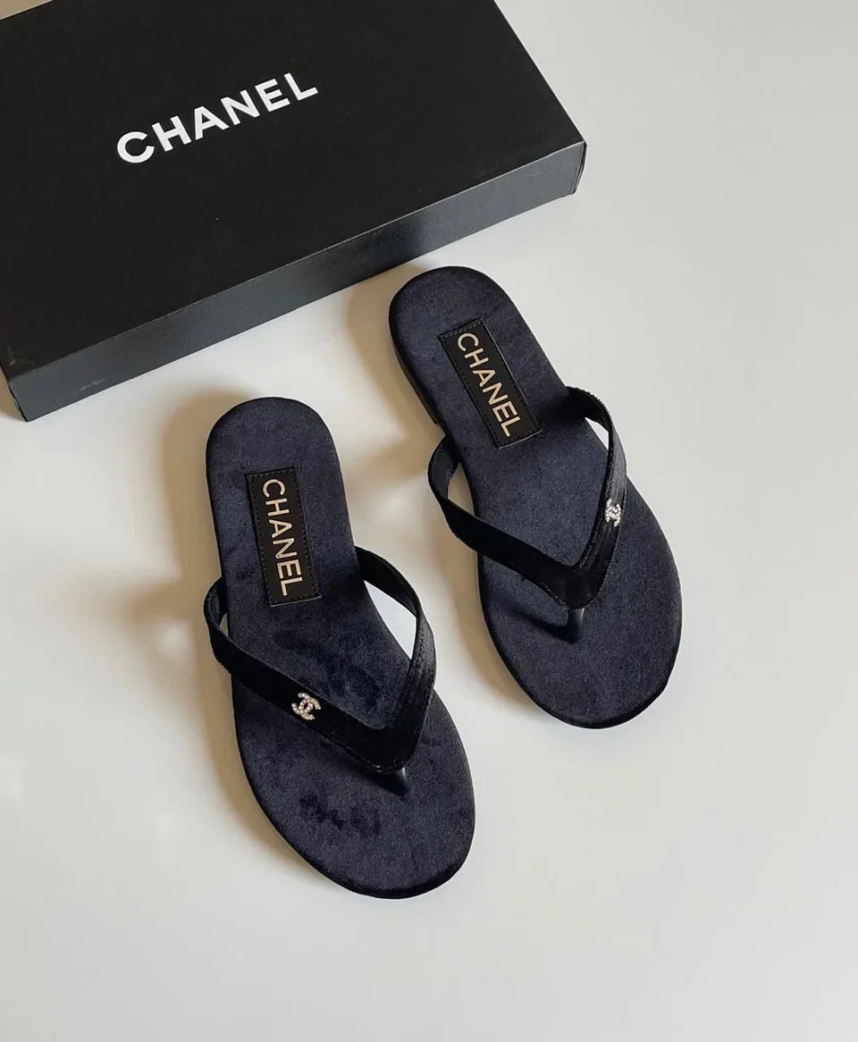 SMALL DIAMOND LOGO SANDALS