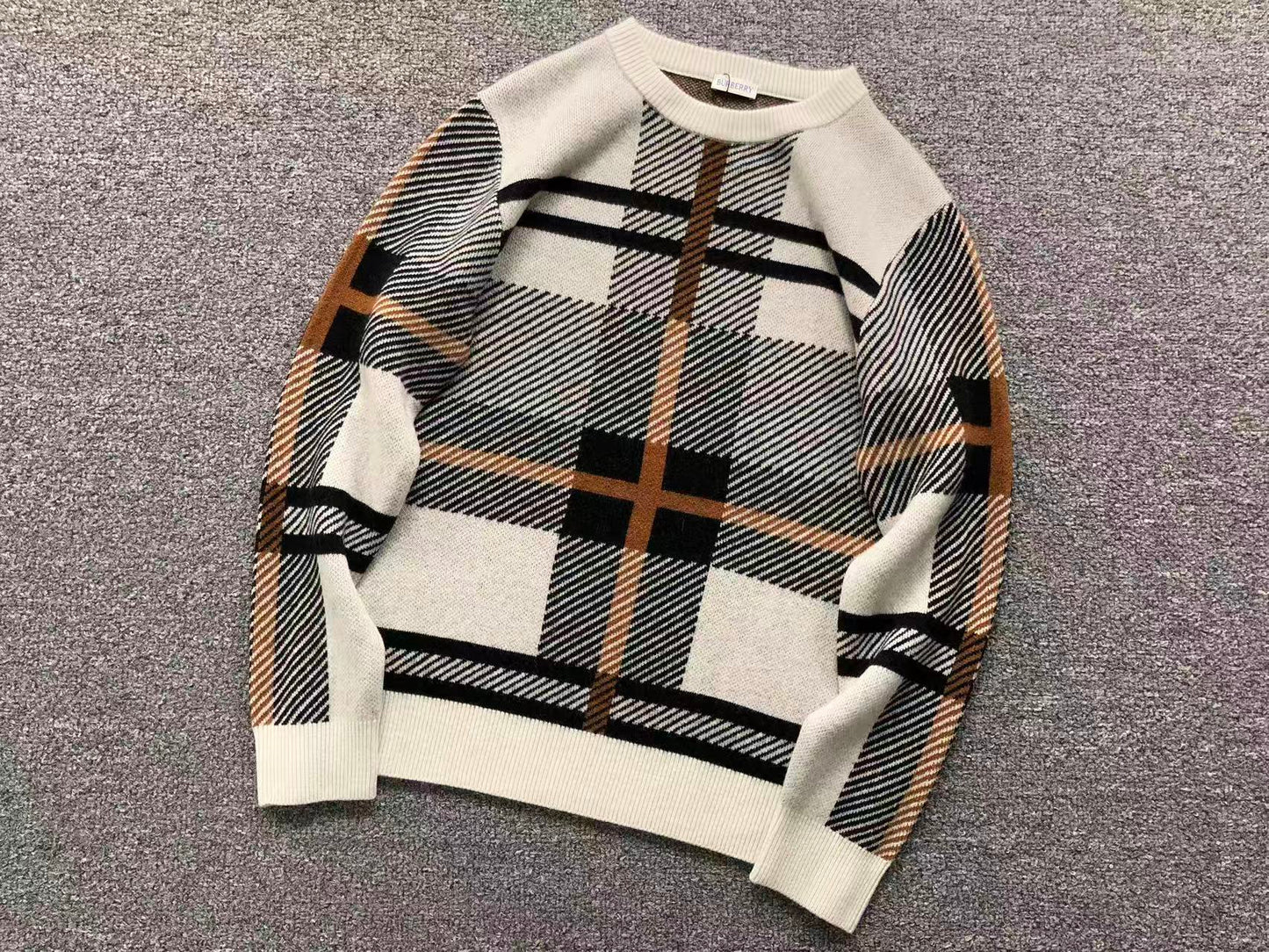 B - SWEATER