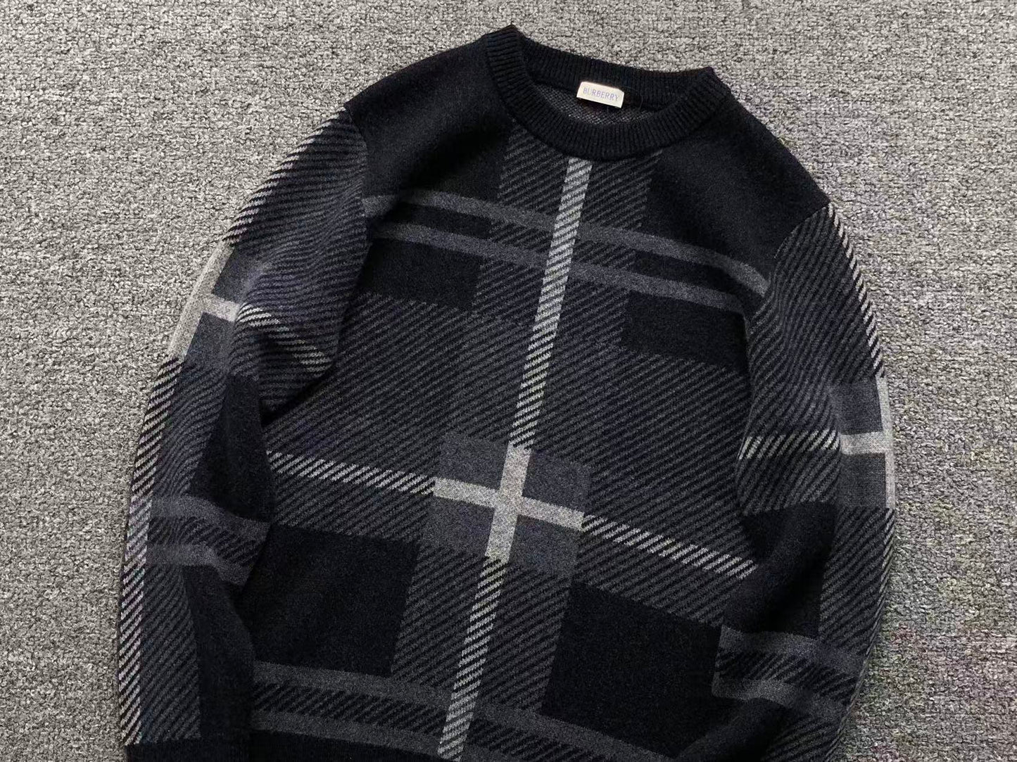 B - SWEATER