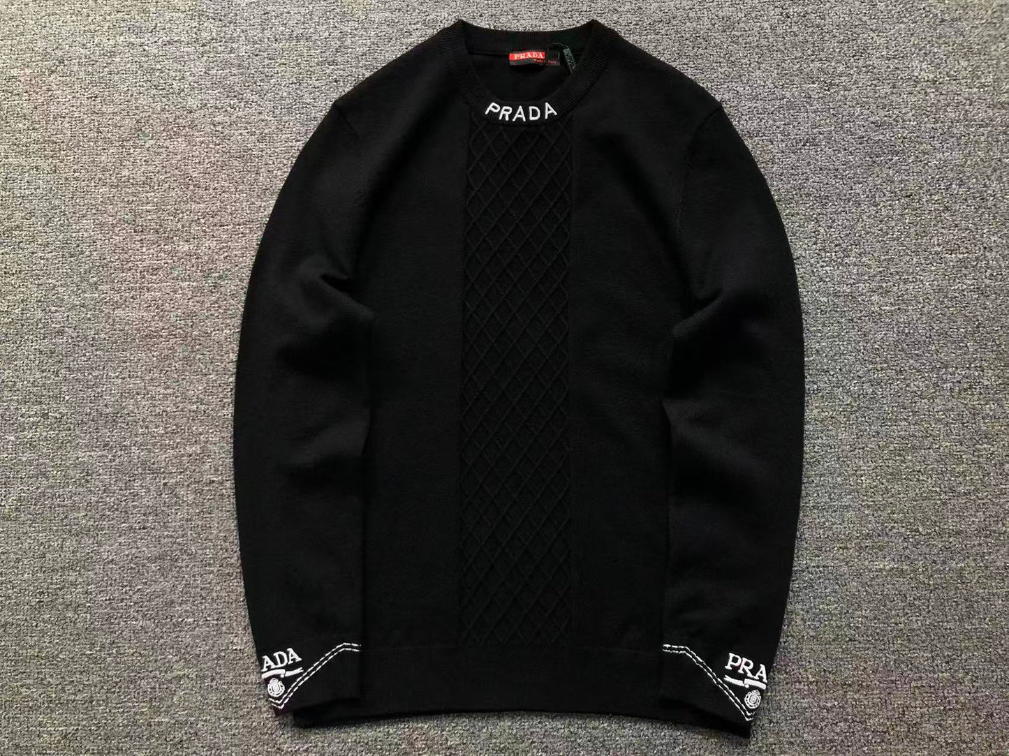 P - SWEATER