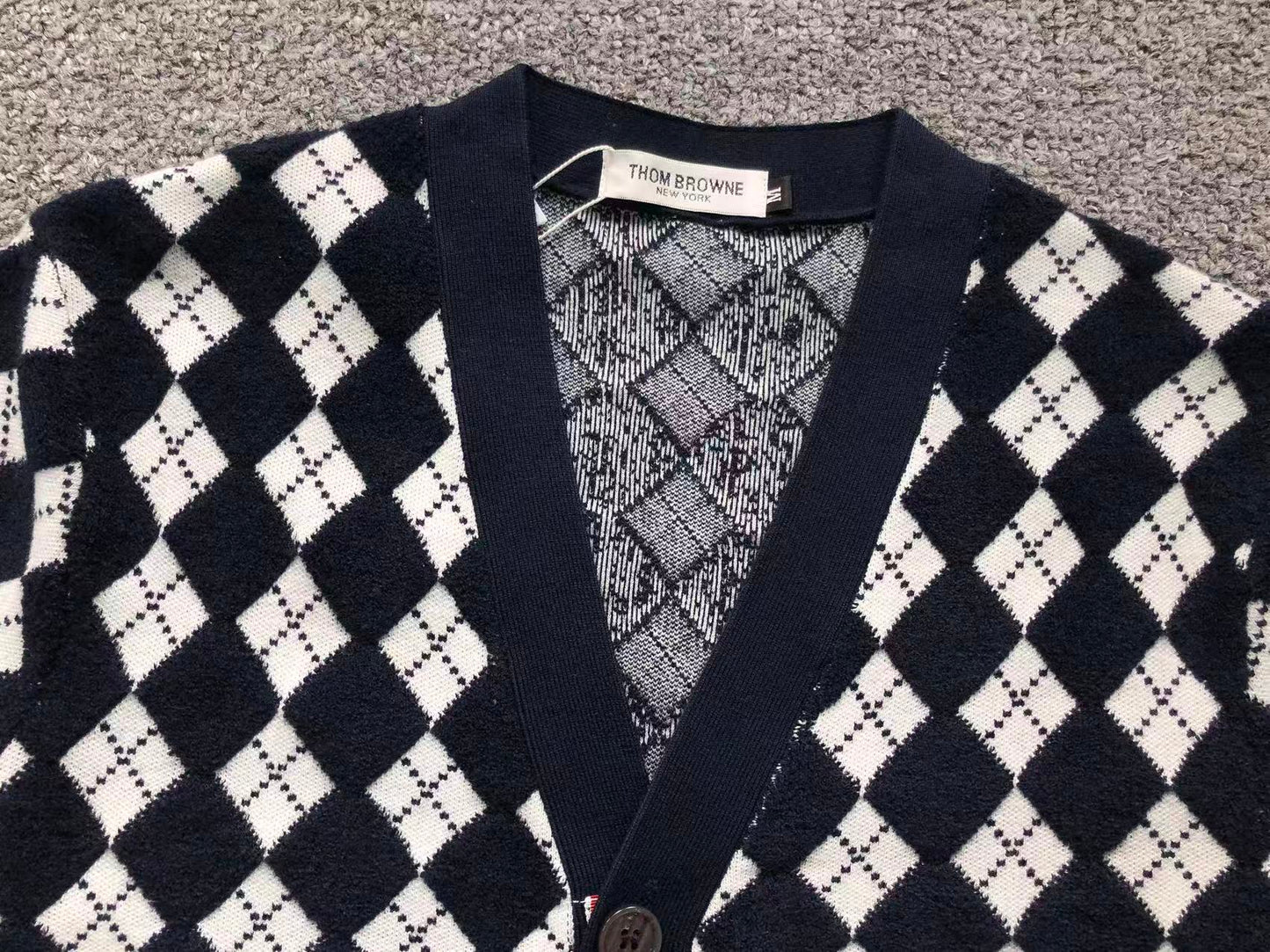 T - SWEATER