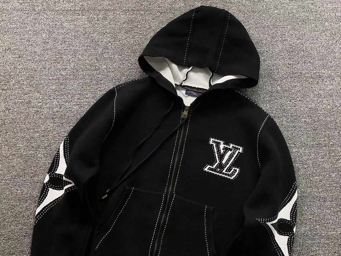 LOUIS V ZIPPER