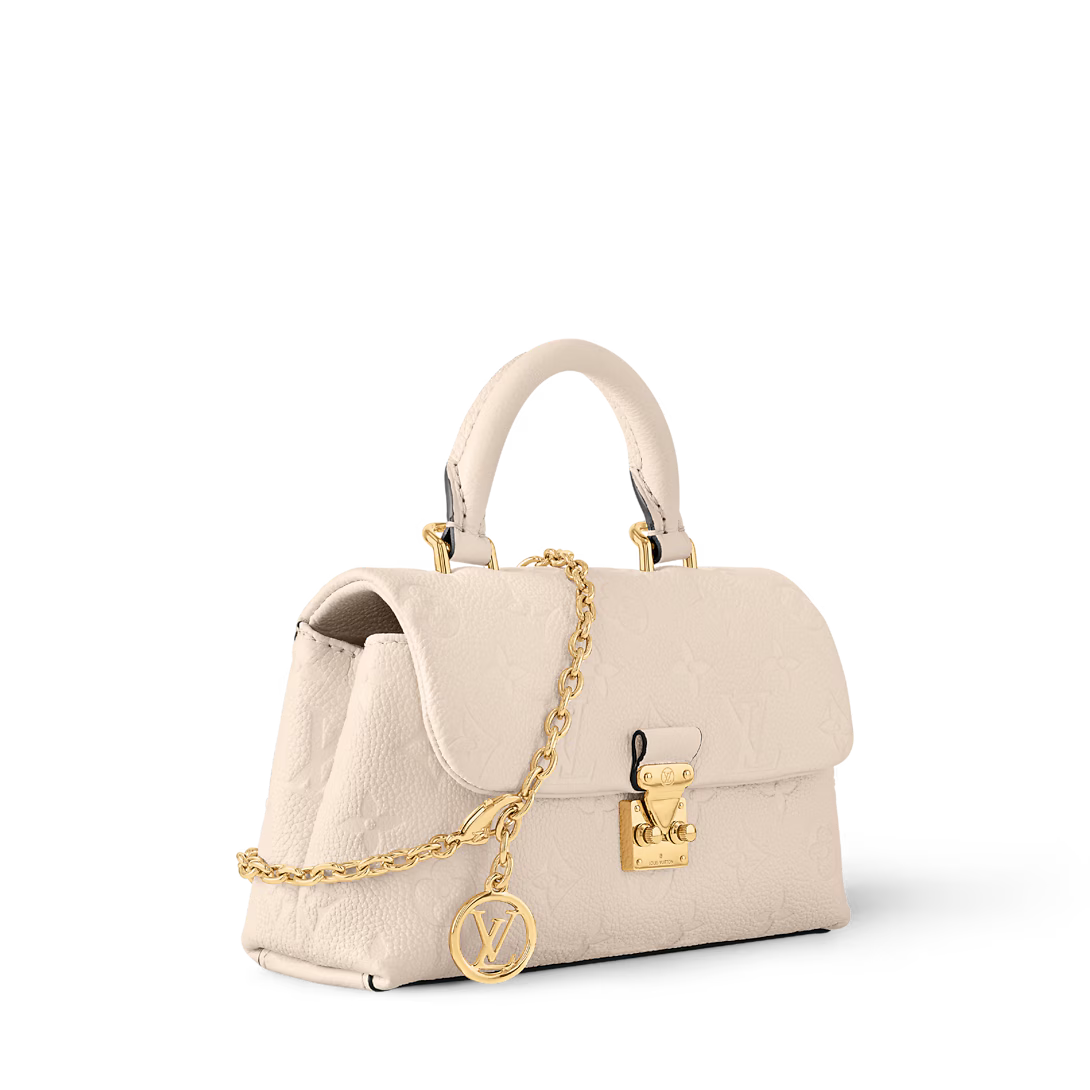 Noir Éclipse Mini Chain Bag