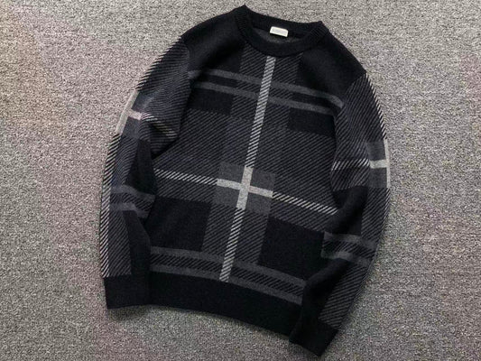 B - SWEATER