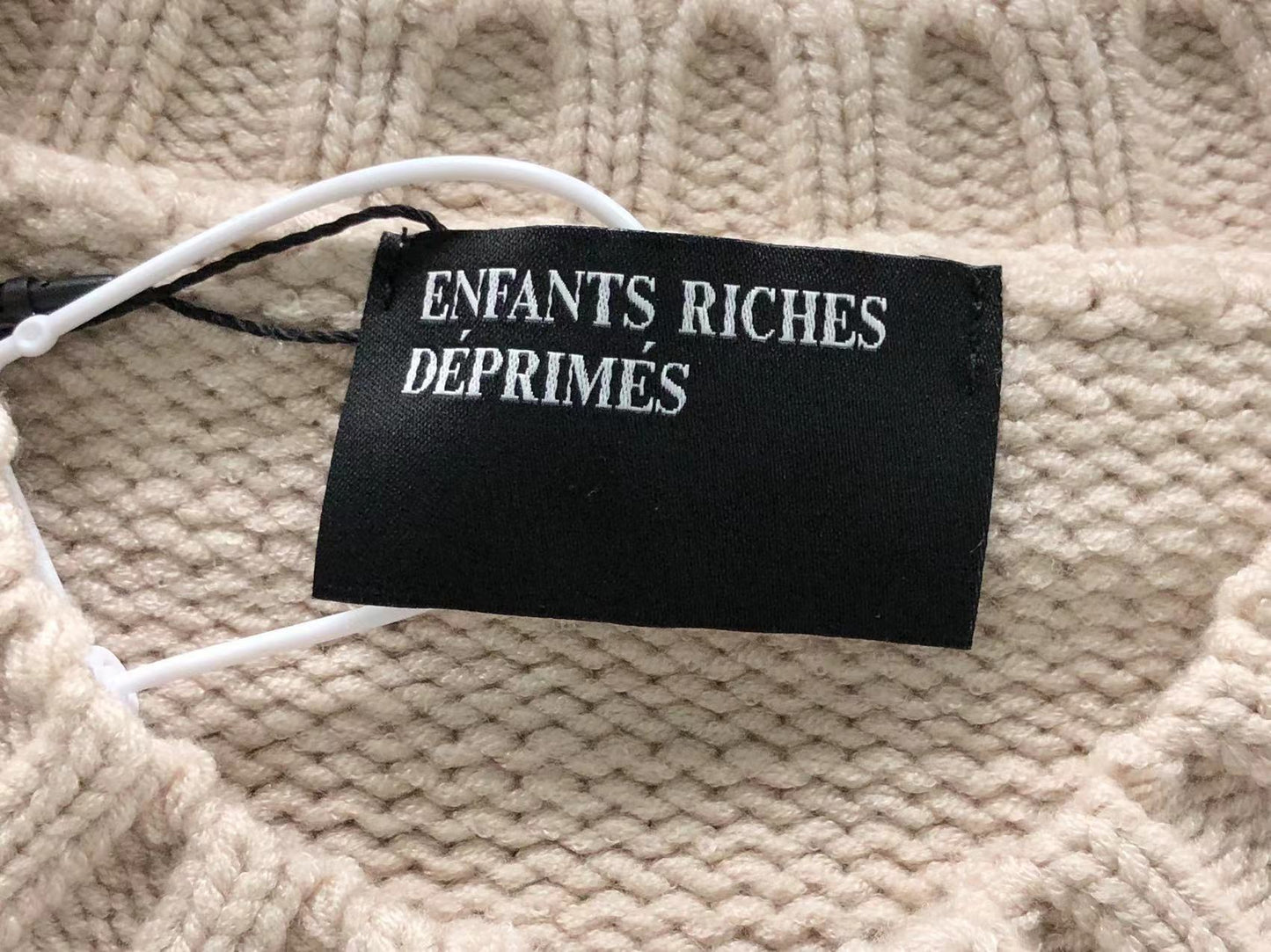 E - SWEATER