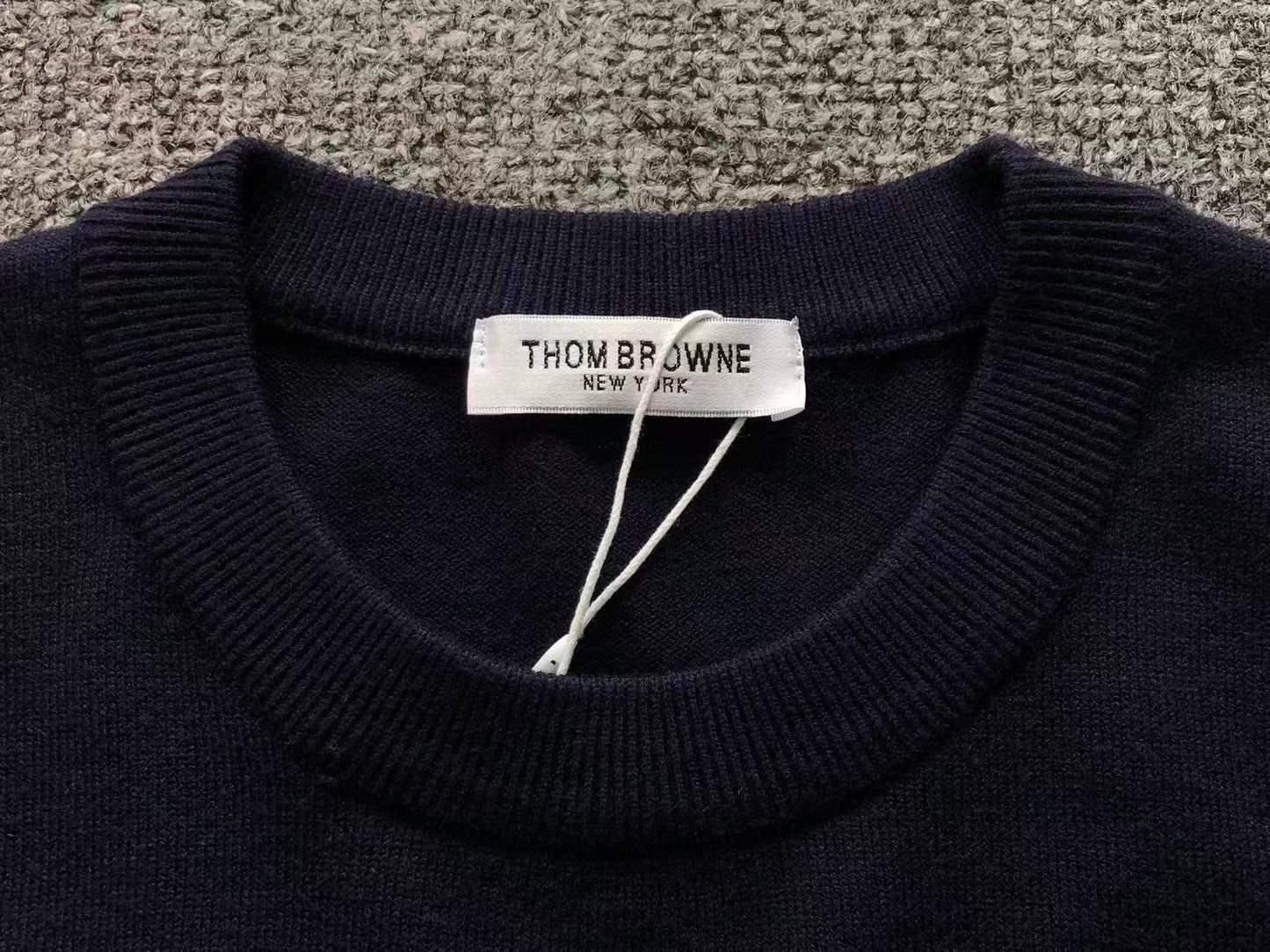 T - SWEATER