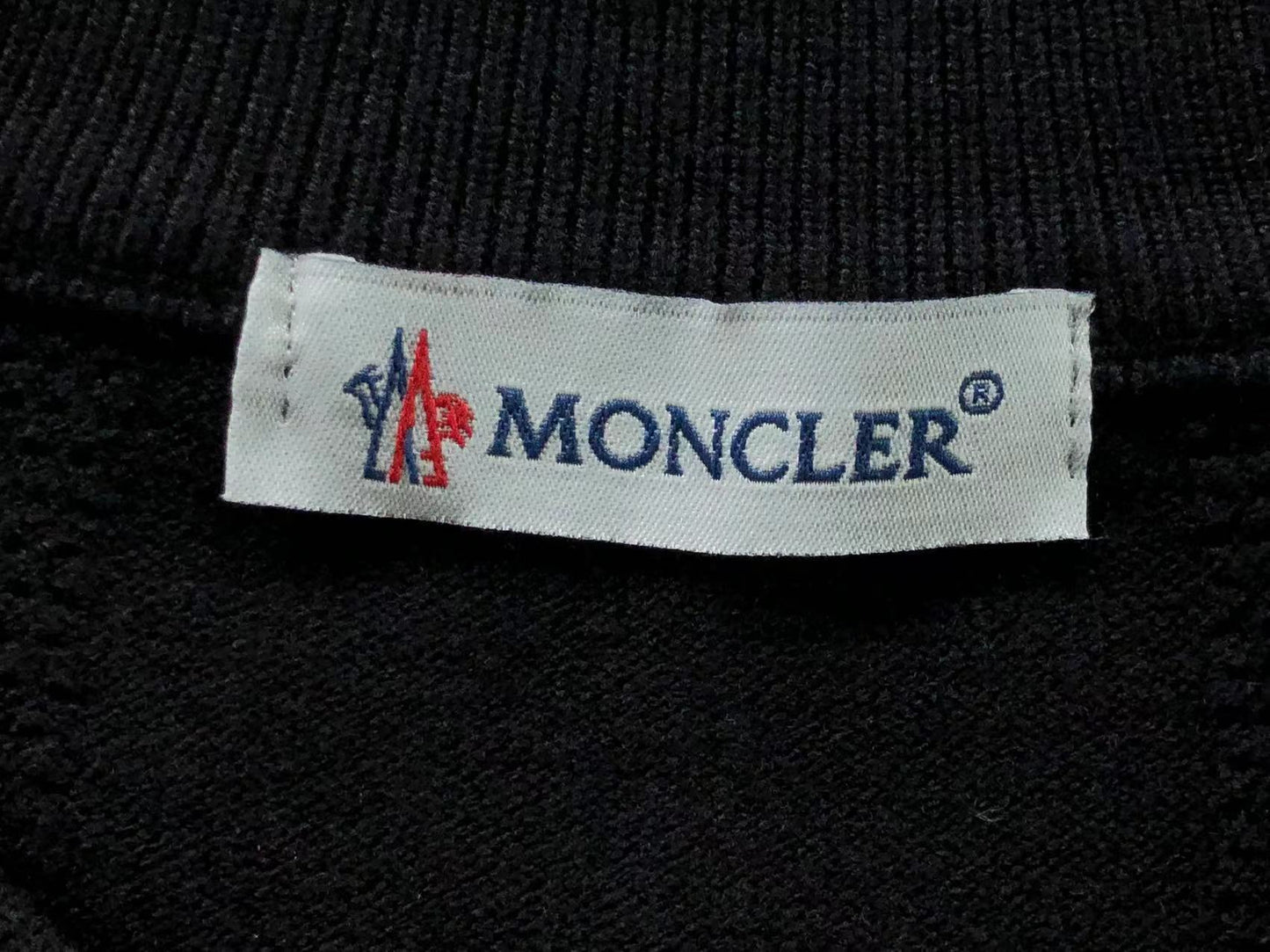 M - SWEATER