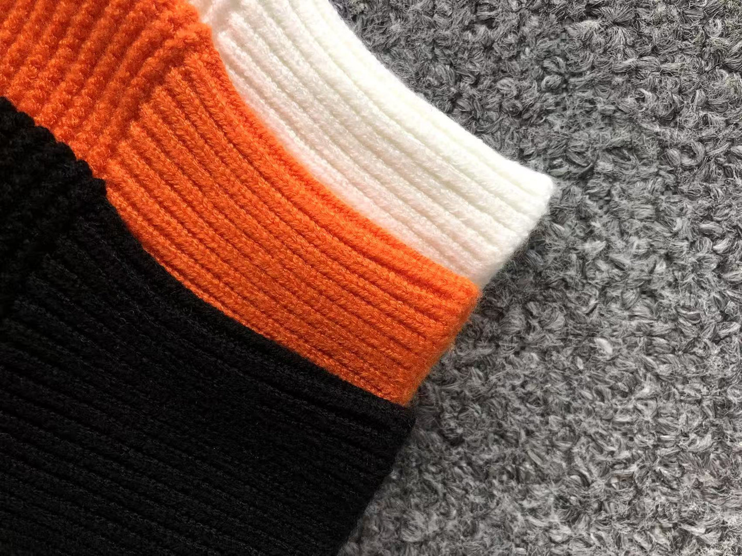 L - SWEATER