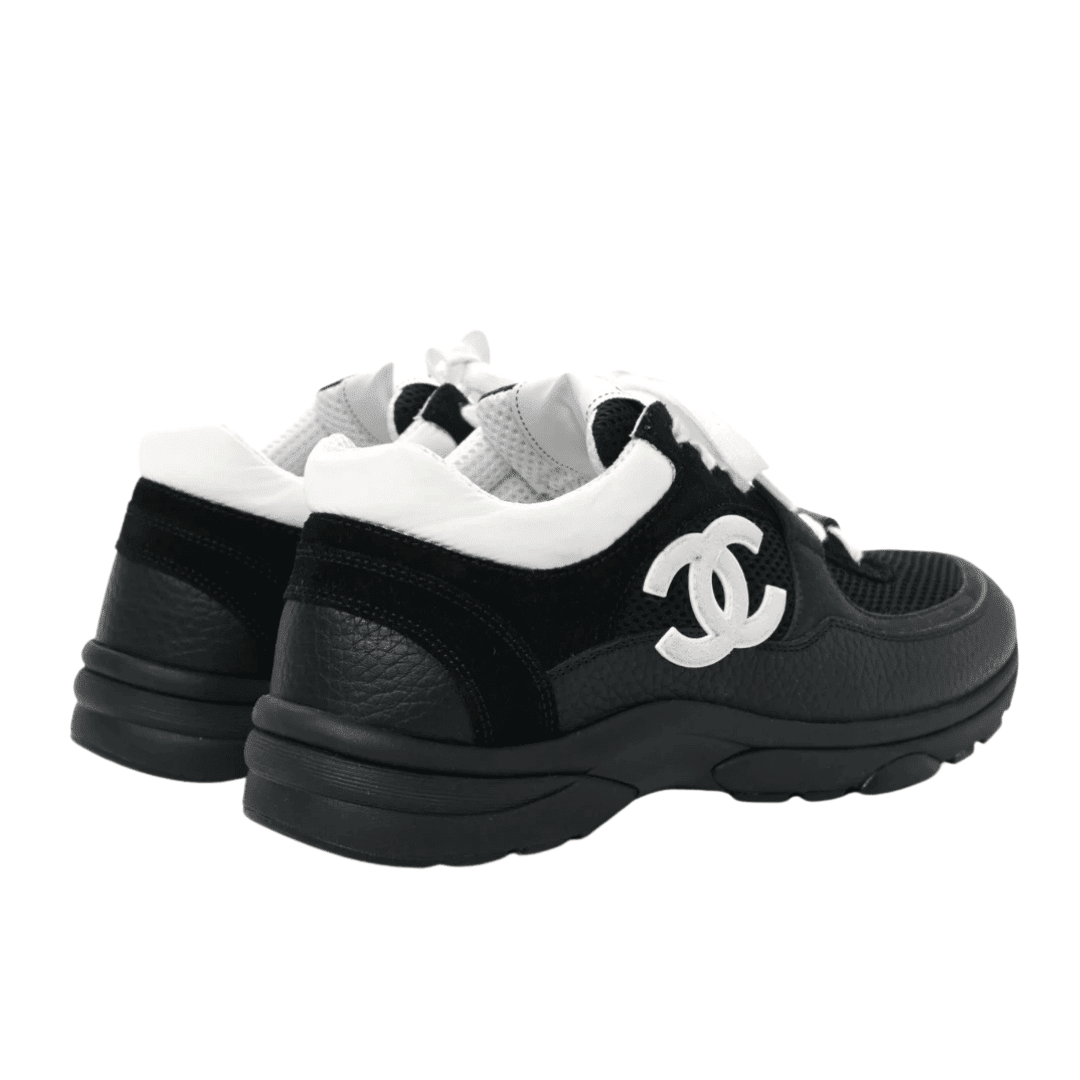 Runner Black White